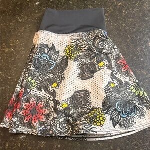 Tennis skirt Lacoa Floral Skirt with Gray Waistband size L ( runs like M)